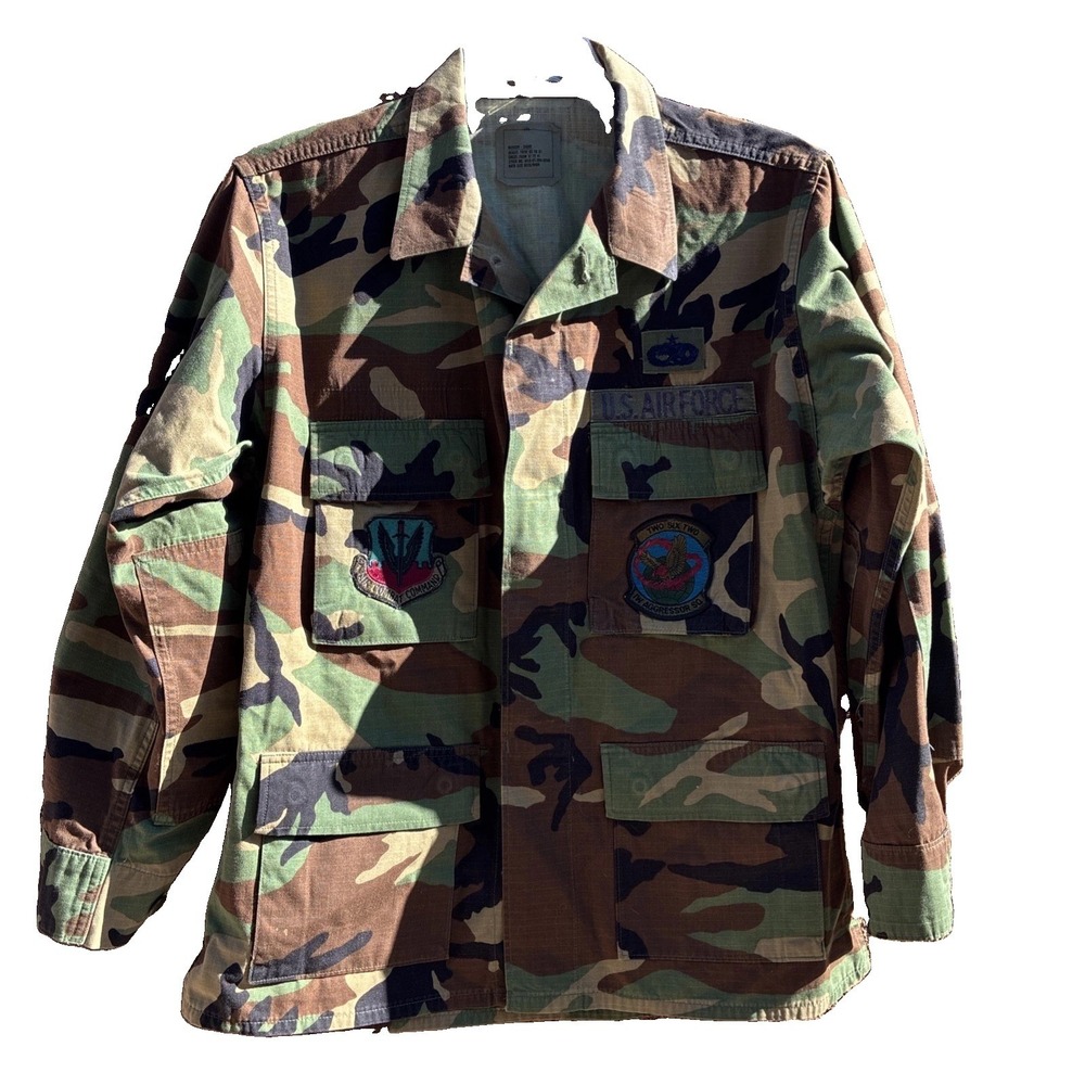 VNTG US Air Force BDU Jacket Mens Medium Short Woodland Camo Patches